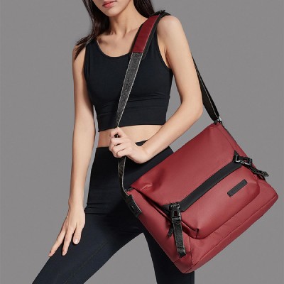 ARCTIC HUNTER τσάντα ώμου K00528 με θήκη tablet, 10L, κόκκινη ARCTIC HUNTER τσάντα ώμου K00528 με θήκη tablet, 10L, κόκκινη